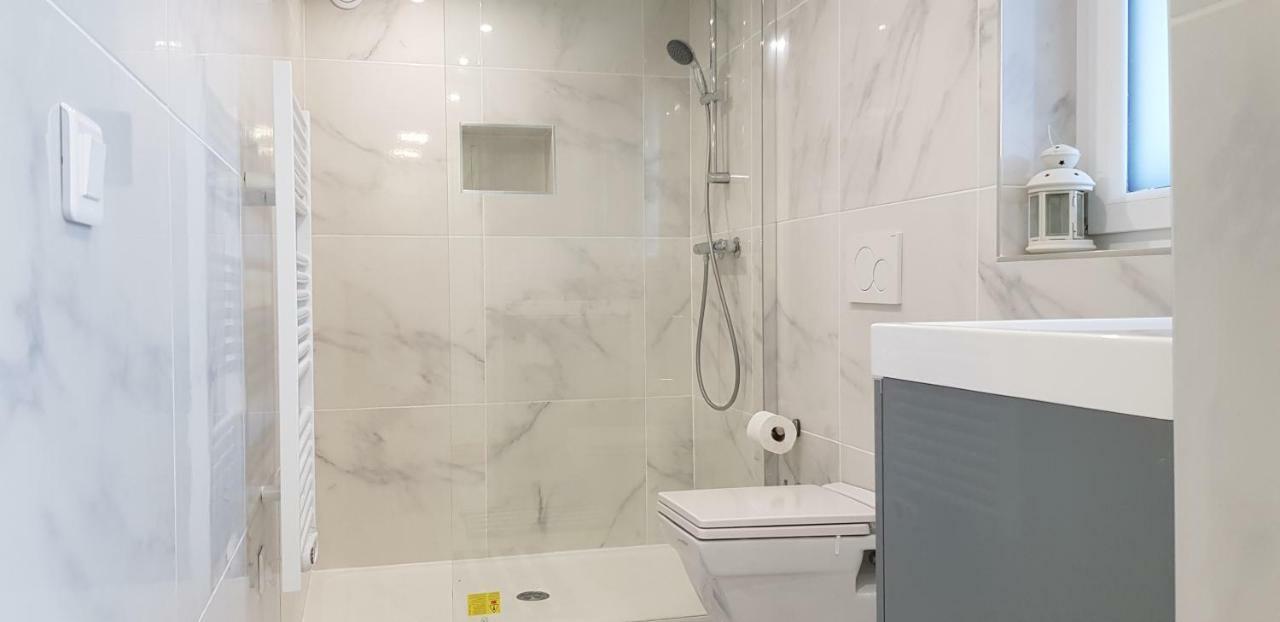 100M2 2 Chambres 8 Personnes - Grand Parking Et Terrasse Privee - Proche Cdg-Parc Expositions-Paris-Asterix-Disney Villepinte (Seine-Saint-Denis) Exterior foto